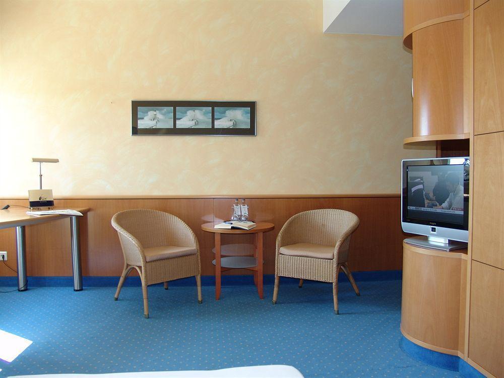 Hotel Am Leuchtturm Rostock Esterno foto