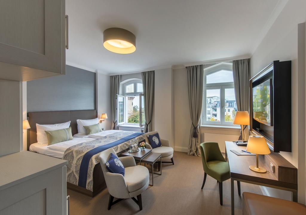Hotel Am Leuchtturm Rostock Esterno foto