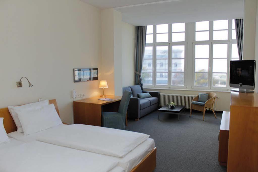 Hotel Am Leuchtturm Rostock Esterno foto